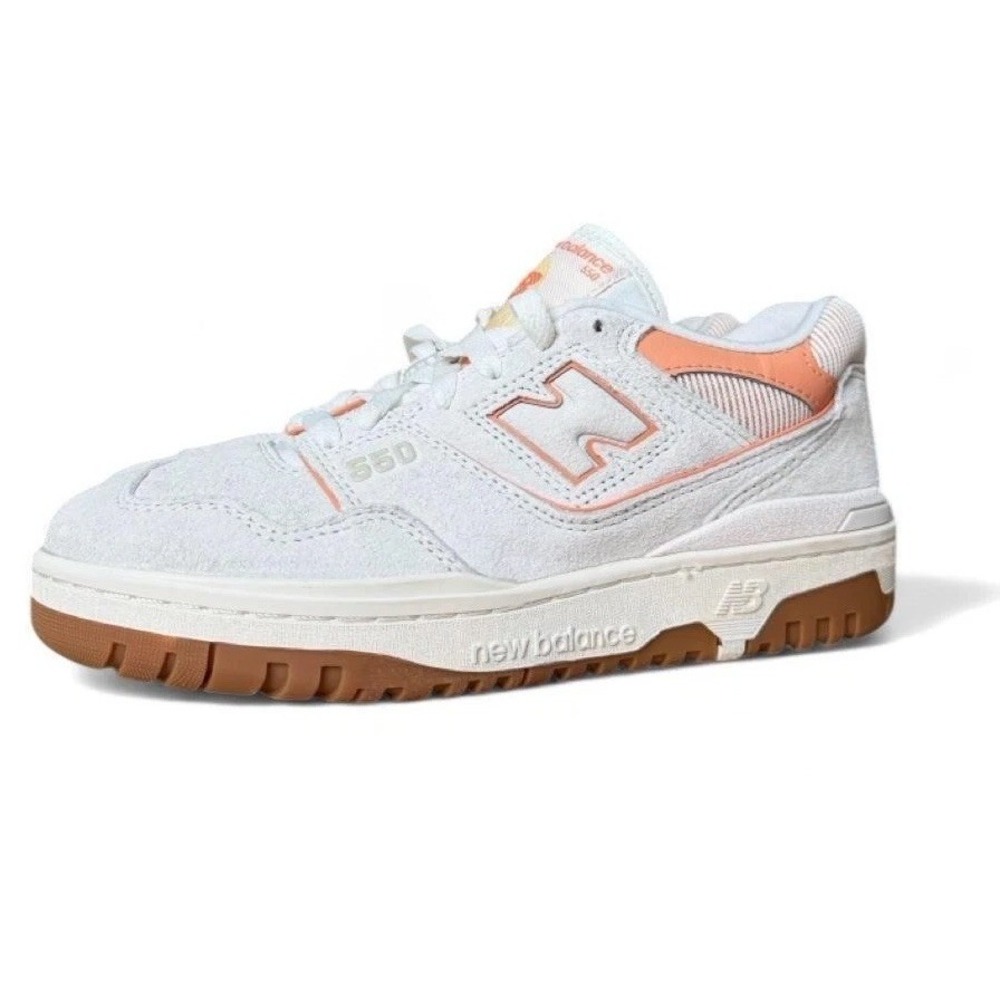 New Balance 550 Womens 7.5 Cream Suede Peach Gum Sole Low Sneakers BB550